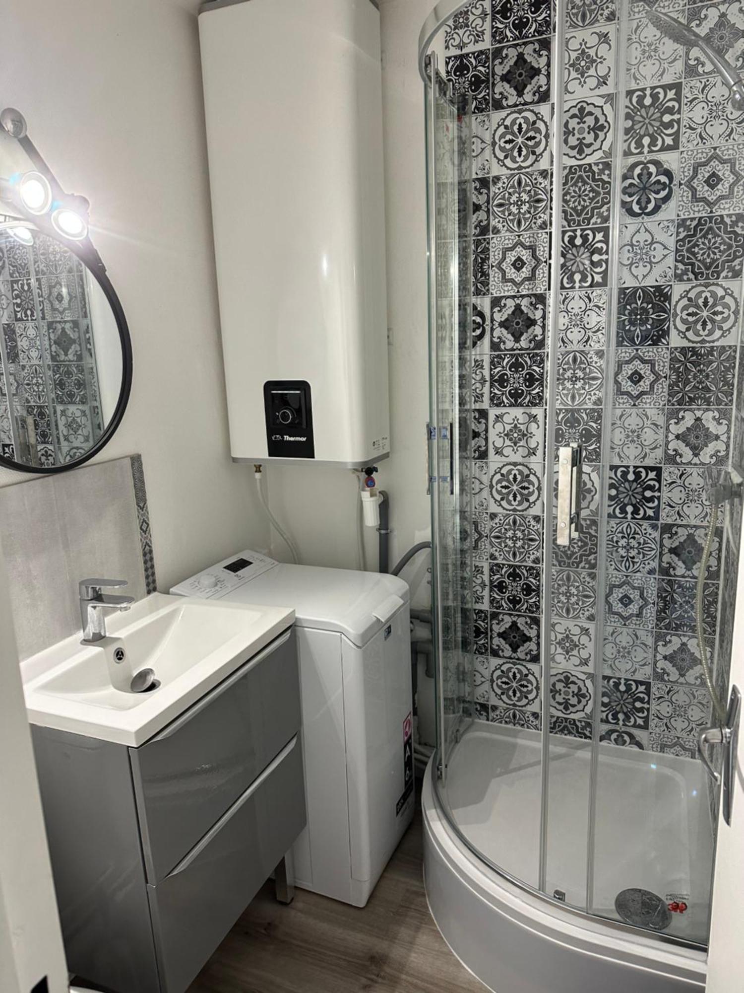 2 Pieces Centre Et Apartment *